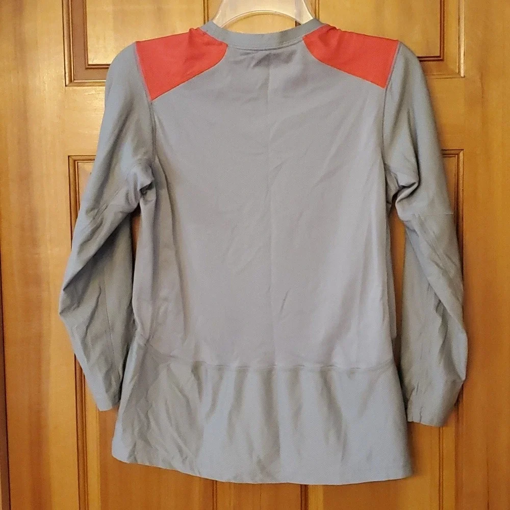 Nike Boys Large Grey and‎ Orange Mesh Performance Long Sleeve Shirt